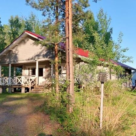 Pulla Karvisen Maatilamatkailussa Ruokola Esterno foto