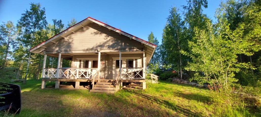 Pulla Karvisen Maatilamatkailussa Ruokola Esterno foto